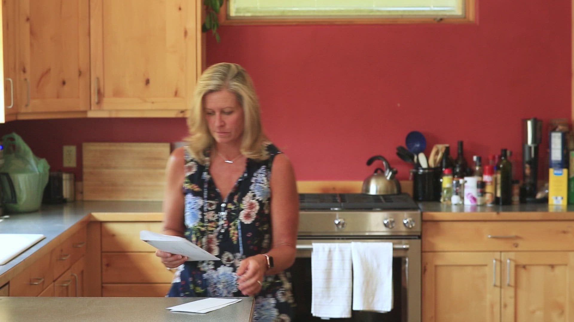 Crappy Birthday Card prank demo reaction